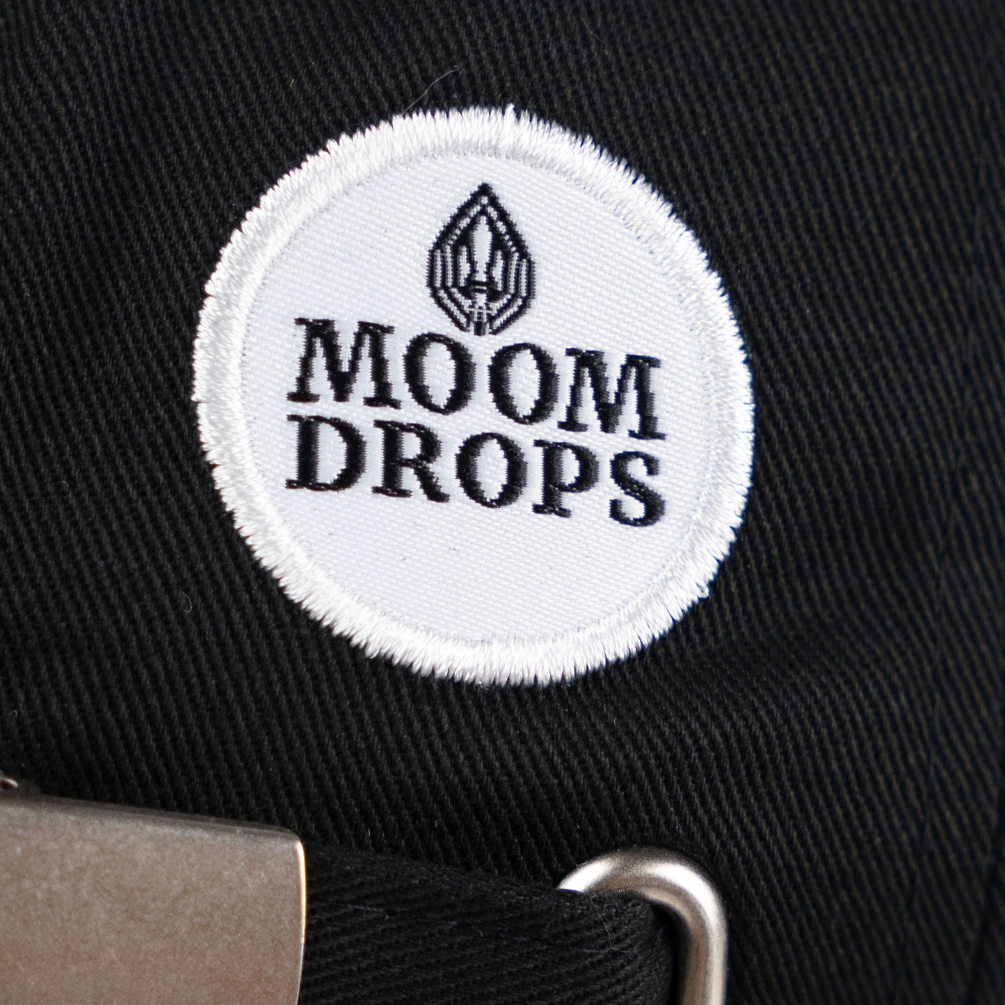 1K Moom Drops Black Cap